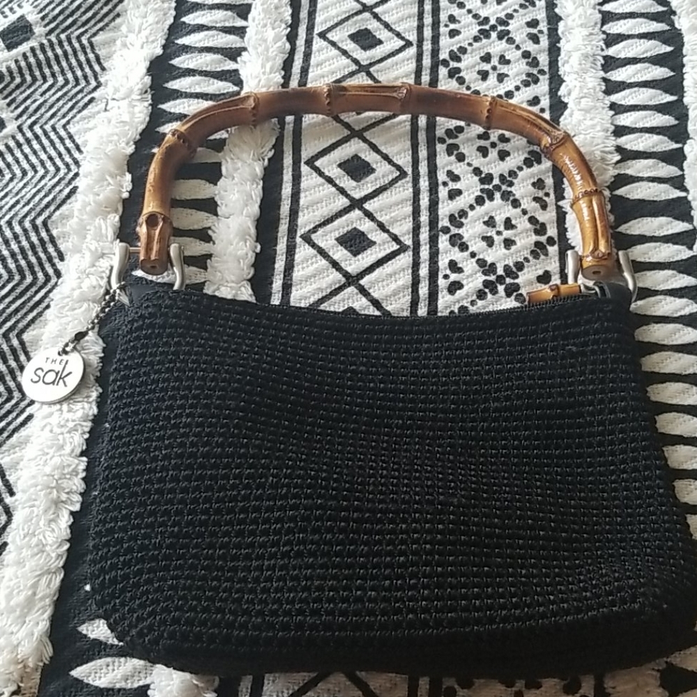 Black crochet Sak with bamboo handle